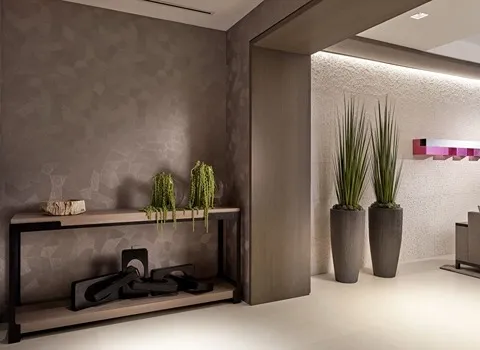 بلاط السيراميك والجدران